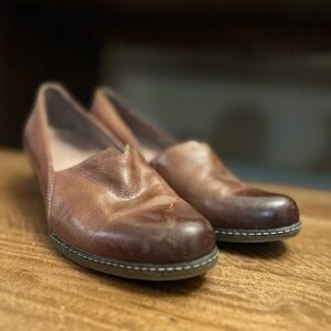 Dansko Liliana Leather Hidden Wedge Loafers Women's 8-8.5 EU 39 Brown Minimalist